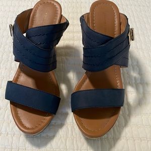 Tommy Hilfiger blue wedges size 7.5